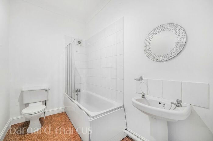 4 Bedroom Property To Rent In Mitcham Lane, London, SW16