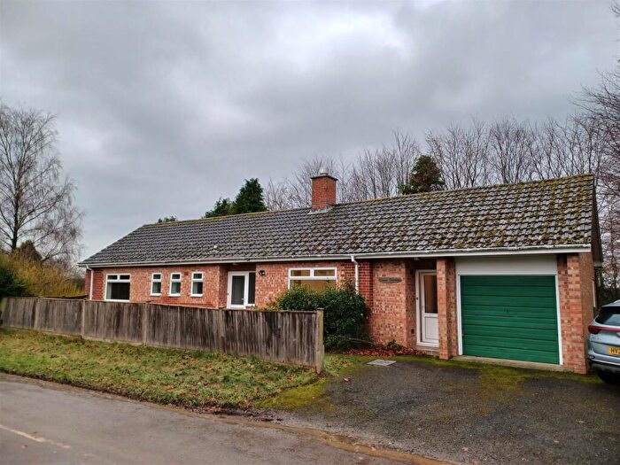 3 Bedroom Detached Bungalow To Rent In Seven Barrows, SO20