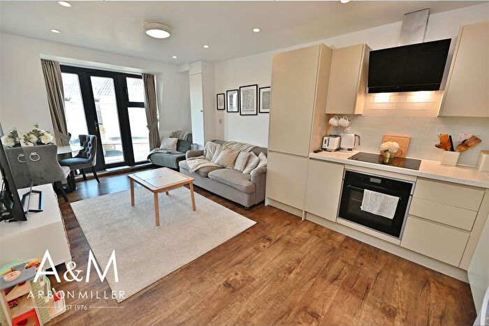 2 Bedroom Flat To Rent In High Street, Barkingside, Ilford, IG6