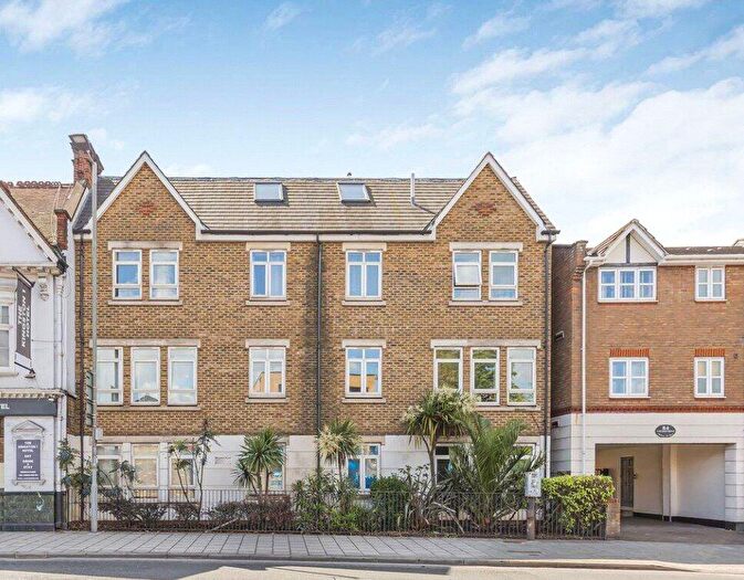 3 Bedroom Flat For Sale In London Road, Kingston Upon Thames, KT2