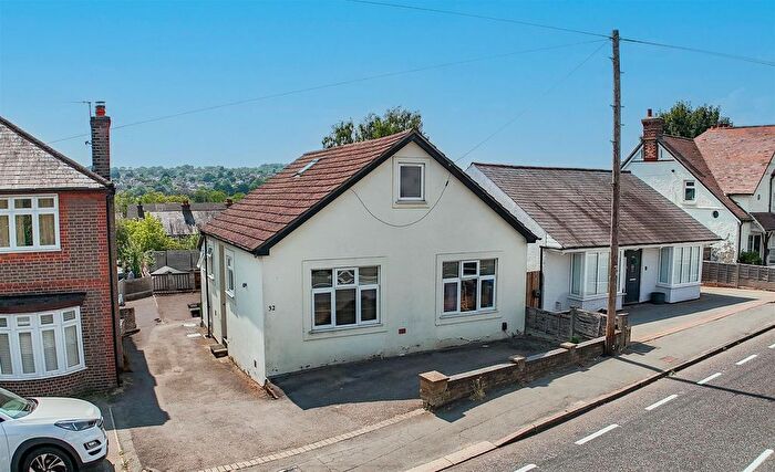 3 Bedroom Detached Bungalow For Sale In Belswains Lane, Hemel Hempstead, HP3