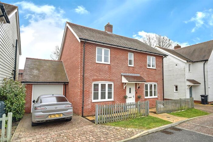 4 Bedroom Detached House For Sale In Donsmead Drive, Northiam, Rye, TN31