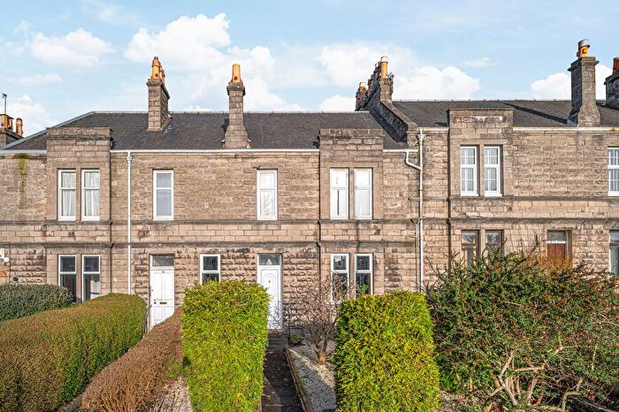 2 Bedroom Flat For Sale In Forth Avenue, Kirkcaldy, KY2
