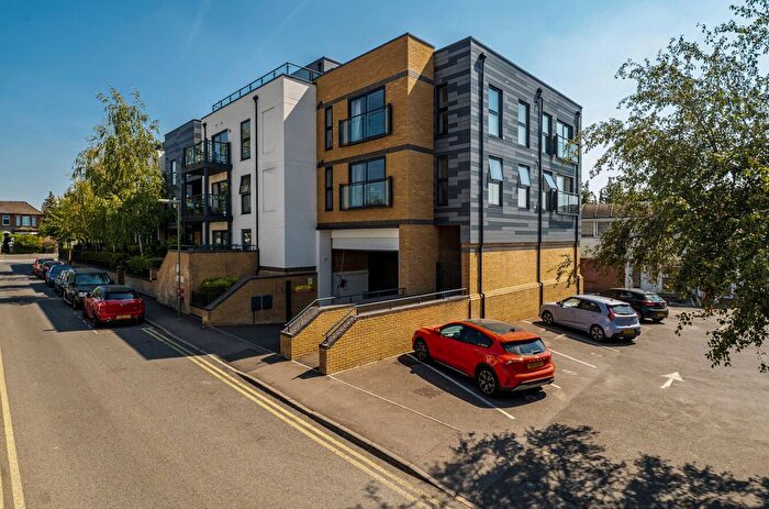1 Bedroom Flat For Sale In Guildford, Surrey, GU1