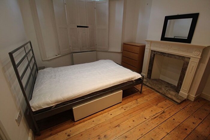 4 Bedroom Flat To Rent In Medway Road, London, E3