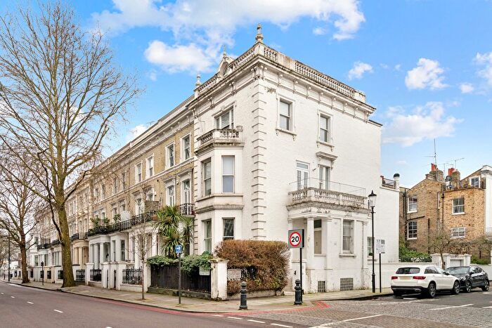 2 Bedroom Maisonette For Sale In Cathcart Road, London, SW10