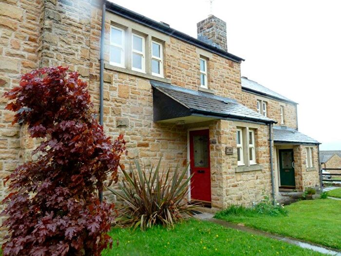 3 Bedroom Semi-Detached House To Rent In Oak Apple Walk, Stannington, Sheffield, S6