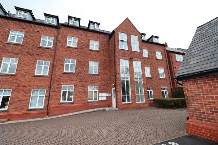 2 Bedroom Flat To Rent In Eastgate, Macclesfield, SK10