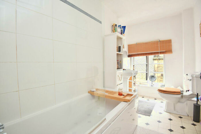 2 Bedroom Apartment To Rent In High Street, Knaresborough, HG5
