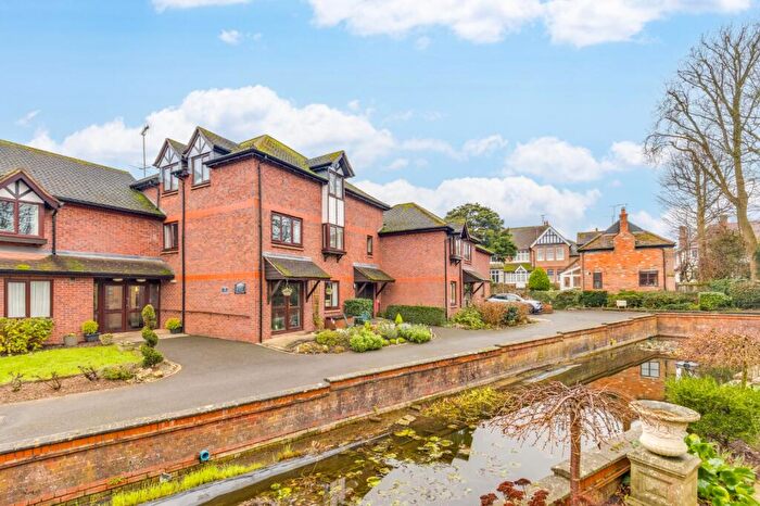 1 Bedroom Apartment For Sale In Pond Court, The Ridgeway, Codicote, Hitchin, SG4