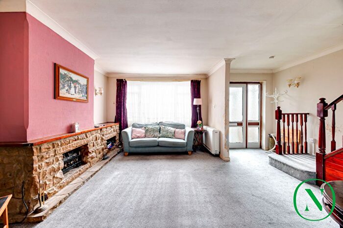 3 Bedroom Terraced House For Sale In Castleton Road, Mitcham, CR4