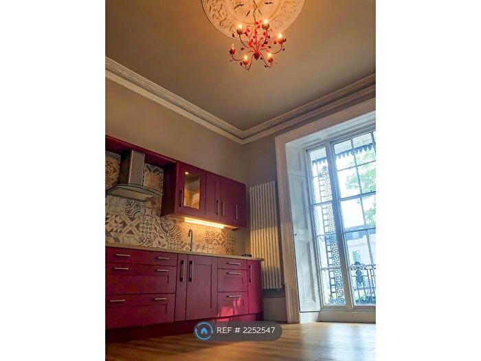 1 Bedroom Flat To Rent In Lansdowne Crescent, Leamington Spa, CV32