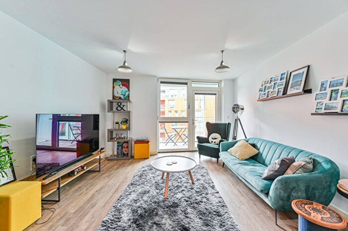 2 Bedroom Flat For Sale In Cable Walk, Greenwich, London, SE10