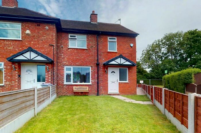 3 Bedroom End Of Terrace House For Sale In Stamford Road, Carrington, Manchester, M31