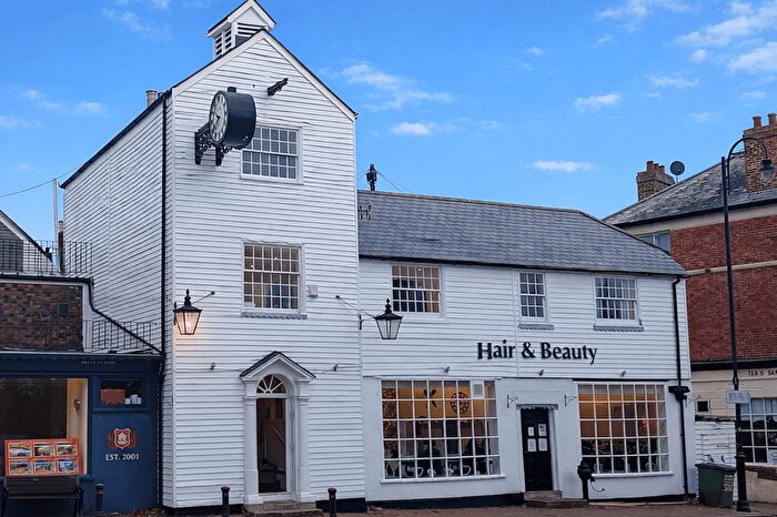 2 Bedroom Flat To Rent In Church Street, Bexhill On Sea, TN40