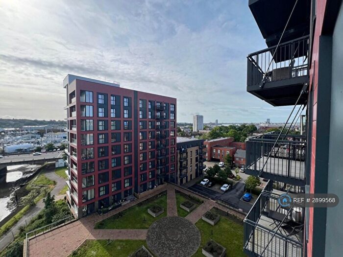 2 Bedroom Flat To Rent In Granada House, Southampton, SO14