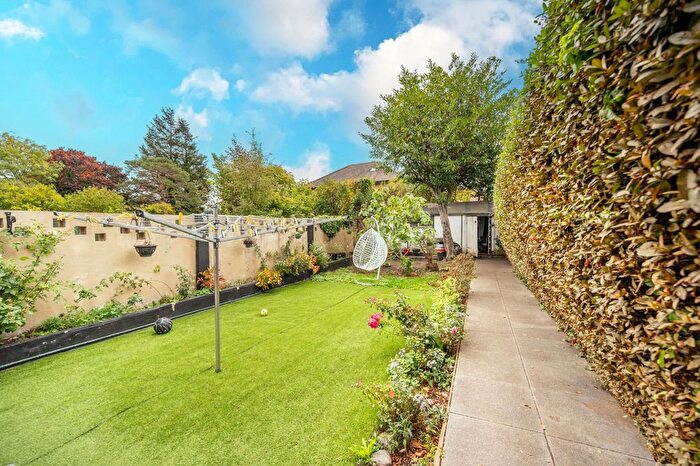 5 Bedroom Terraced House For Sale In Hall Lane, Chingford, London, E4