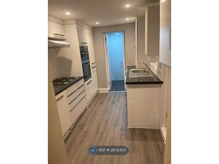 4 Bedroom Terraced House To Rent In King William Road, Gillingham, ME7