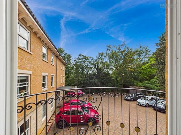 2 Bedroom Apartment For Sale In Thorpe Road, Peterborough, PE3