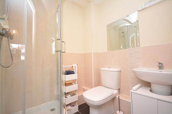 2 Bedroom Flat For Sale In Cornwall Gardens, Margate, CT9