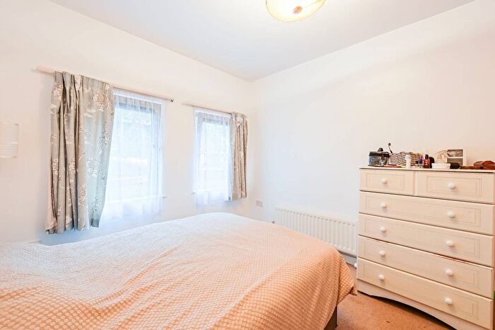 3 Bedroom Flat For Sale In Raymond Chadburn House, Forest Gate, London, E7