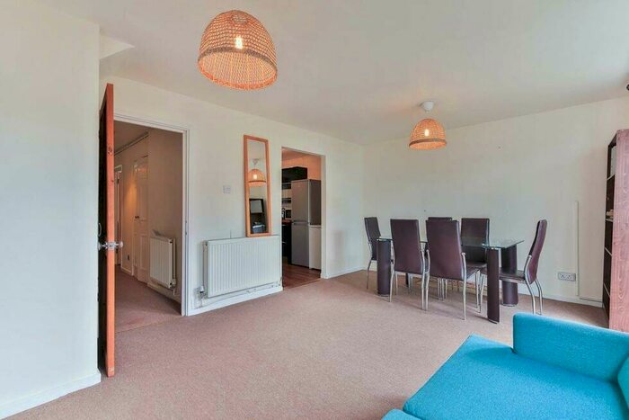 3 Bedroom Flat To Rent In Ironmonger Row, Old Street - Shoreditch, EC1V