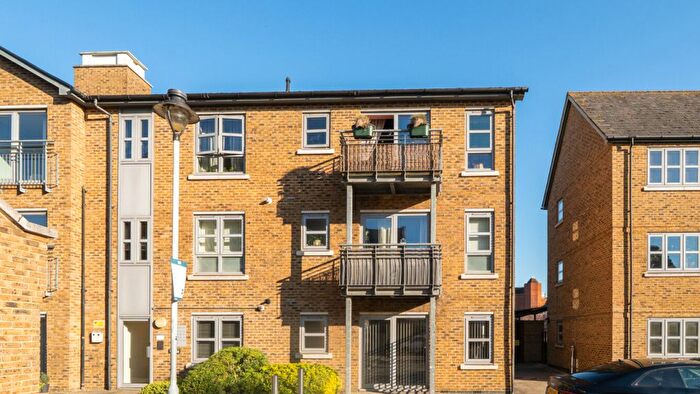 1 Bedroom Flat For Sale In Sheepen Place, Colchester, CO3