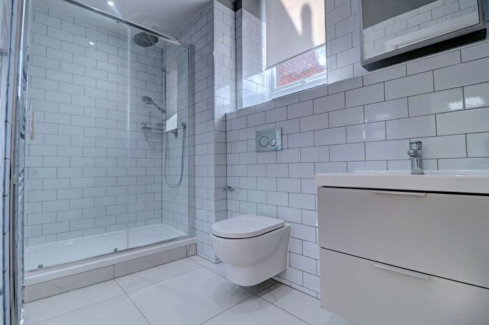 1 Bedroom Flat To Rent In White Hart Street, High Wycombe, Buckinghamshire, HP11