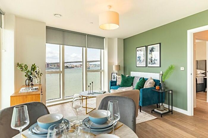 2 Bedroom Flat To Rent In Centenary Plaza, Southampton, SO19