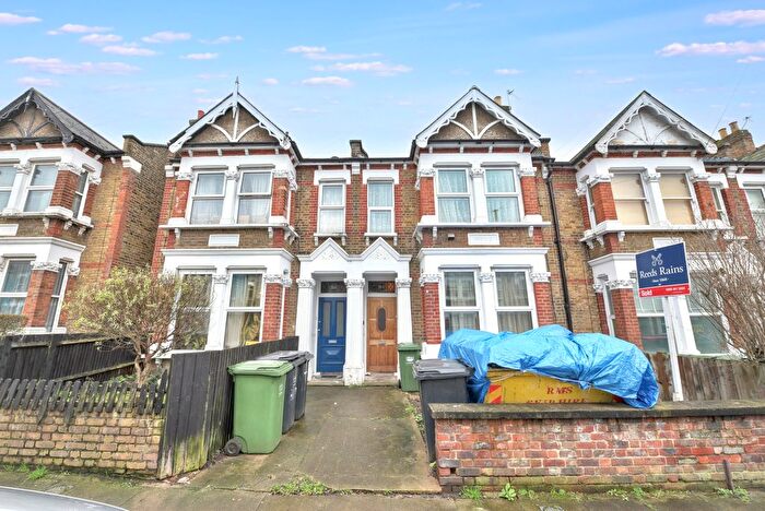 2 Bedroom Flat For Sale In B Ringstead Road, Catford, London, SE6