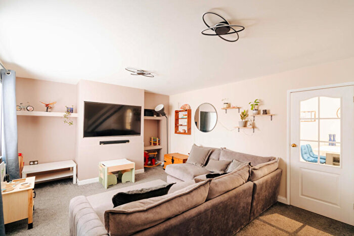 3 Bedroom Semi Detached House For Sale In Lisburn Road, Bristol, BS4