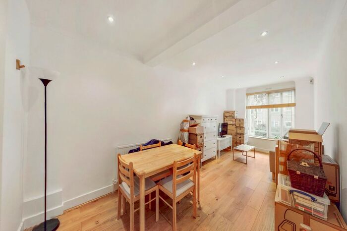 1 Bedroom Flat To Rent In St John St, Clerkenwell, EC1V