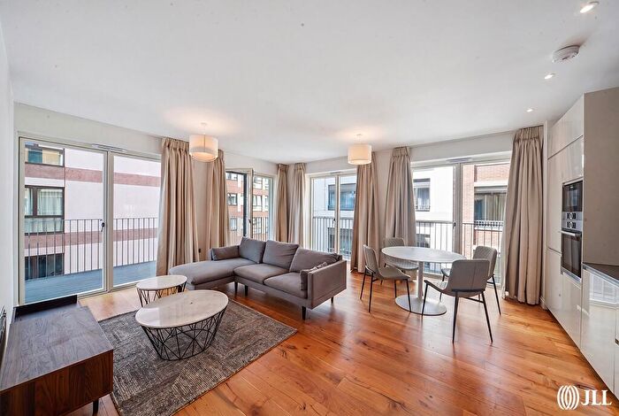 2 Bedroom Flat To Rent In Copperworks Wharf, Sugar House Island, E15