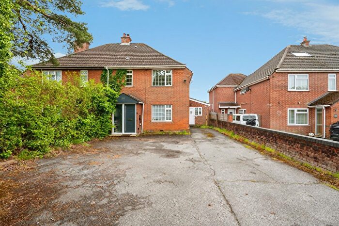 3 Bedroom Semi-Detached House For Sale In West End Road, Southampton, SO18
