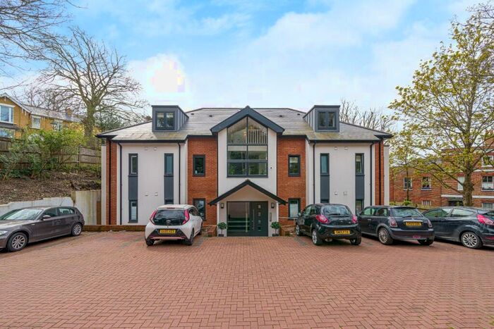 1 Bedroom Apartment To Rent In Beckenham Lane, Shortlands, Bromley, BR2
