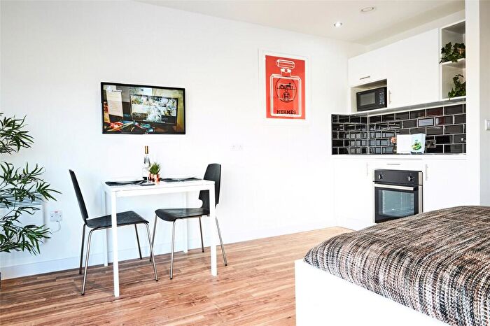 1 Bedroom Flat To Rent In The Studios, Plaza Boulevard, Liverpool, L8