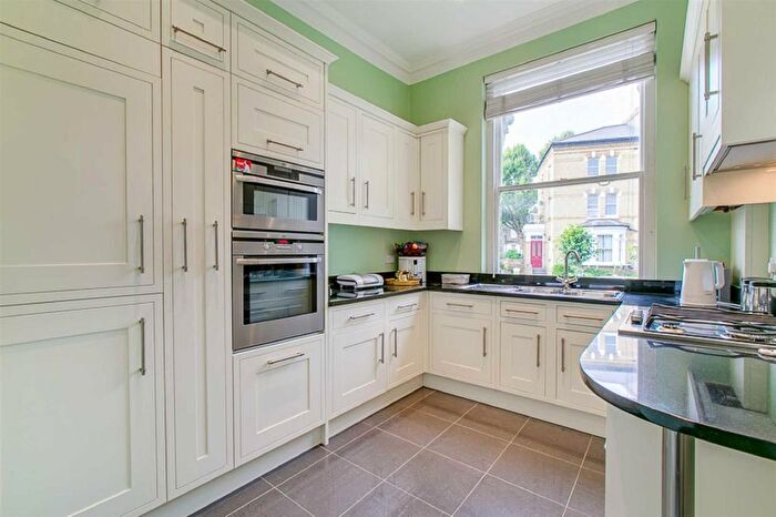 2 Bedroom Flat For Sale In Auriol Road, London, W14