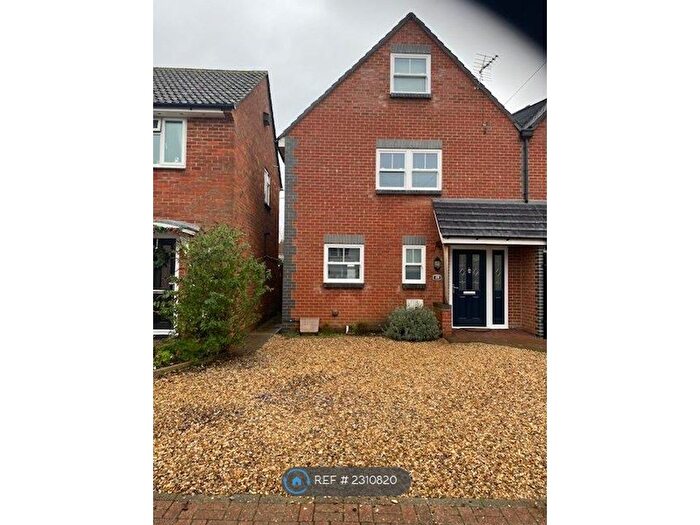 3 Bedroom Semi-Detached House To Rent In Chapel Street, Thatcham, RG18