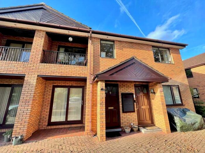 2 Bedroom Apartment To Rent In Park End Lane, Cardiff, CF23