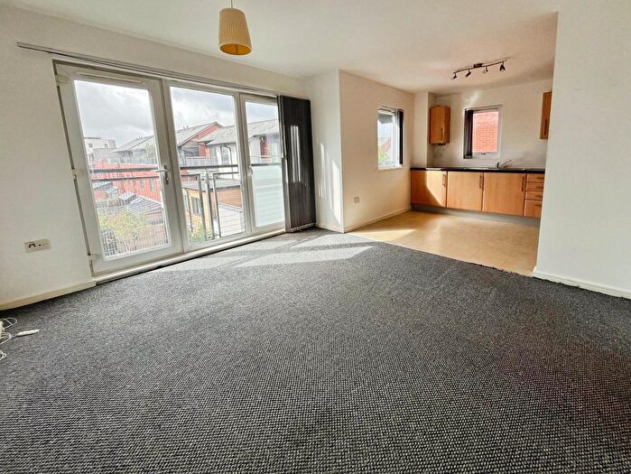 1 Bedroom Flat For Sale In Cavendish Road, West Didsbury, Manchester, M20