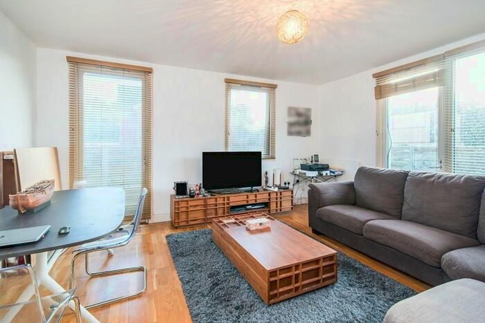 1 Bedroom Flat To Rent In The Courtyard, Beggarwood, Basingstoke, RG22