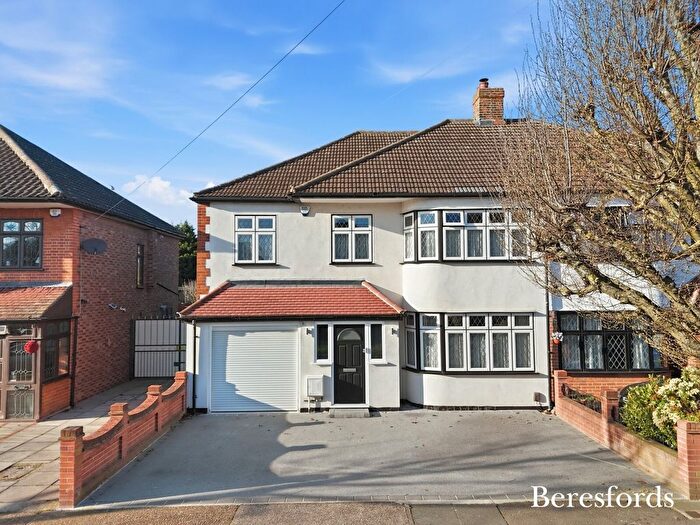 4 Bedroom Semi-Detached House For Sale In Tawny Avenue, Upminster, RM14