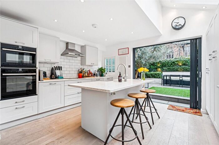 3 Bedroom Terraced House For Sale In Morrison Street, SW11