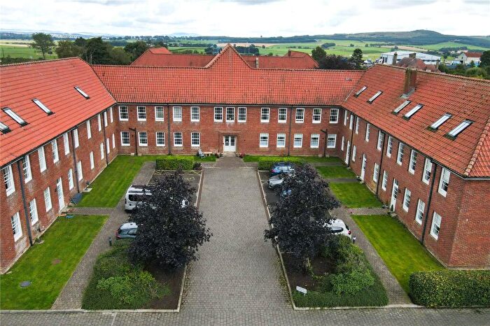 2 Bedroom Flat For Sale In Quinn Court, Lanark, South Lanarkshire, ML11