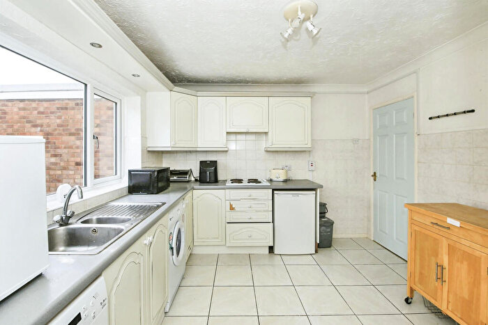 3 Bedroom Bungalow For Sale In Ellwood Avenue, Peterborough, PE2