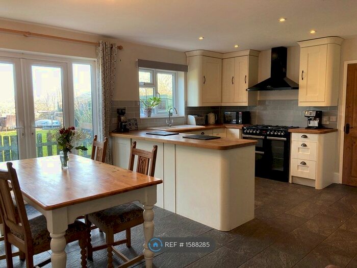 4 Bedroom Semi-Detached House To Rent In Valley Way, Colerne, Chippenham, SN14