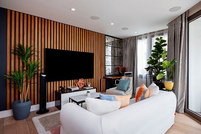 2 Bedroom Flat To Rent In Flat, Westbourne Gardens, London, W2