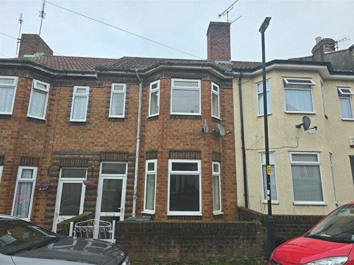 3 Bedroom Terraced House To Rent In Eve Road, Bristol, BS5