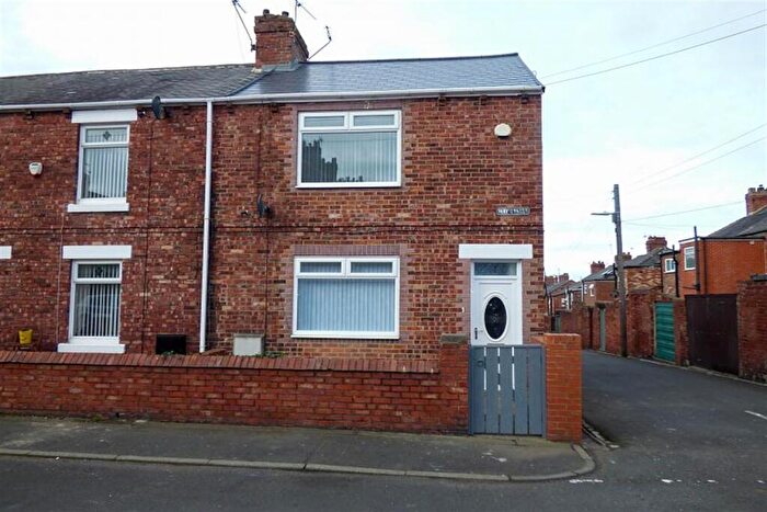 3 Bedroom End Of Terrace House For Sale In May Street, Birtley, DH3