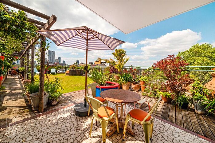 3 Bedroom Flat For Sale In Shoreditch High Street, London, E1